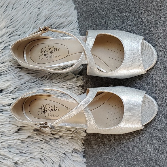 🆕️ Life Stride Soft System Metallic Silver Maria Pumps SIZE: 10M - Picture 3 of 10
